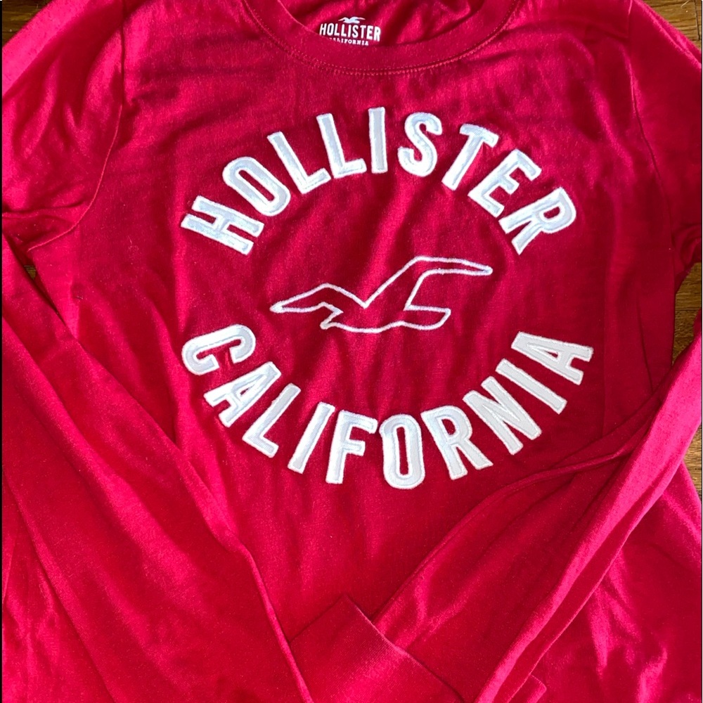 Red hollister slim tee